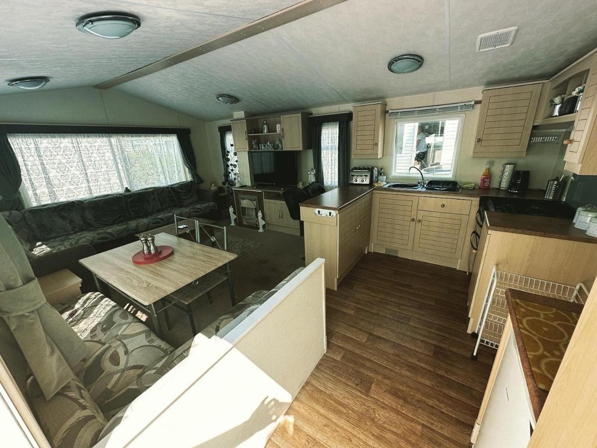 Caravan To Hire Lyon'S Robin Hood リル エクステリア 写真